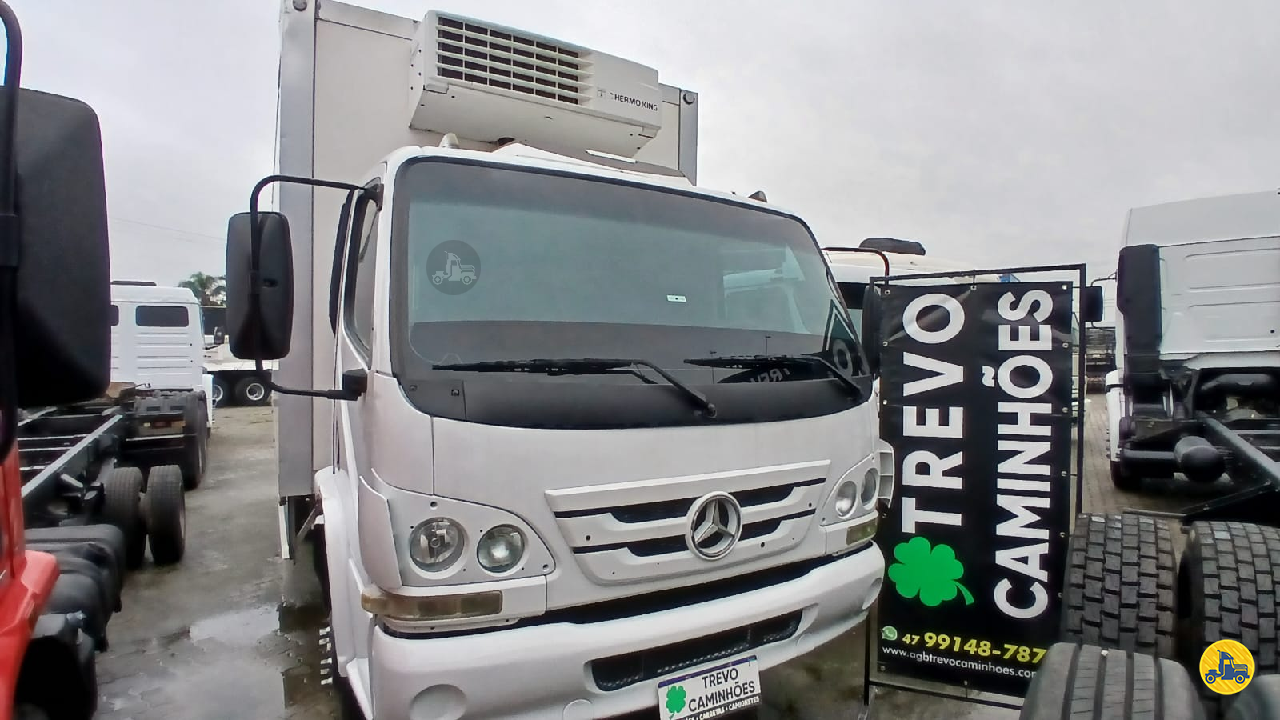 CAMINHAO MERCEDES-BENZ MB 915 Baú Frigorífico 3/4 4x2 Trevo Caminhões - AGB ITAJAI SANTA CATARINA SC